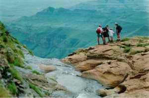 (d63) Bo op die amfiteater - Tugela waterval.jpg (53988 bytes)